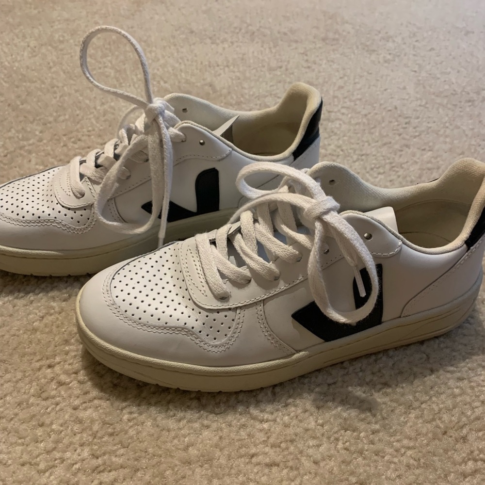 COPY - Veja Sneakers